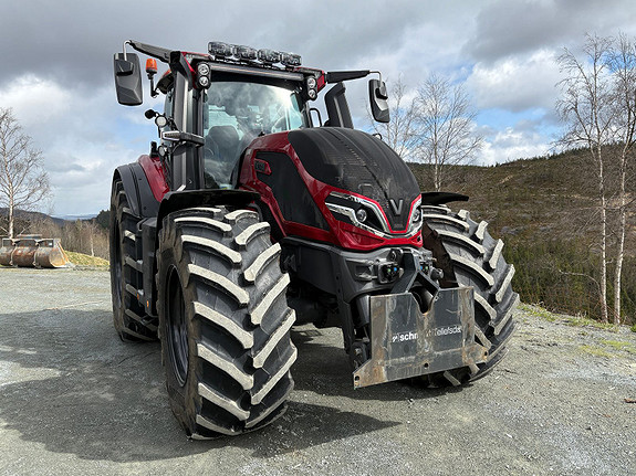 Valtra Q305 2023, kr 2 249 000,-