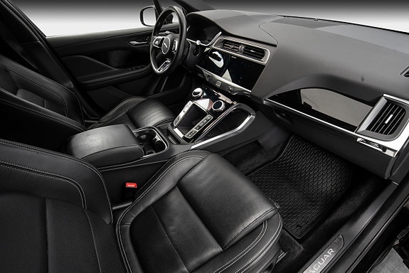 Jaguar I-PACE 14 of 30