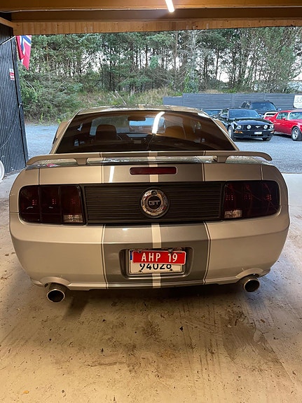 Ford Mustang 3 of 15