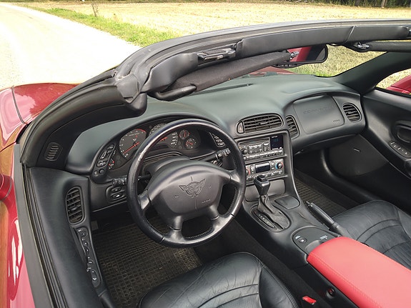 Chevrolet Corvette 9 of 13