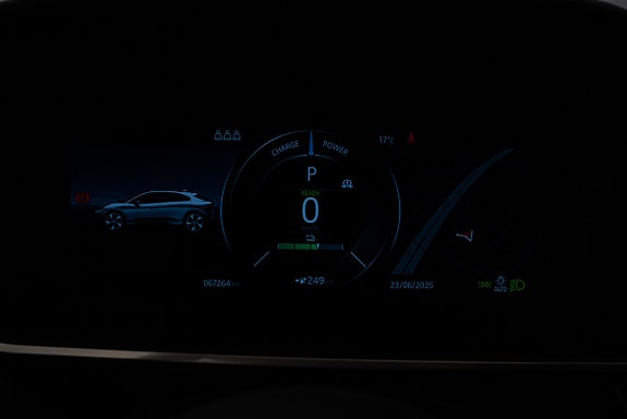 Jaguar I-PACE 16 of 30