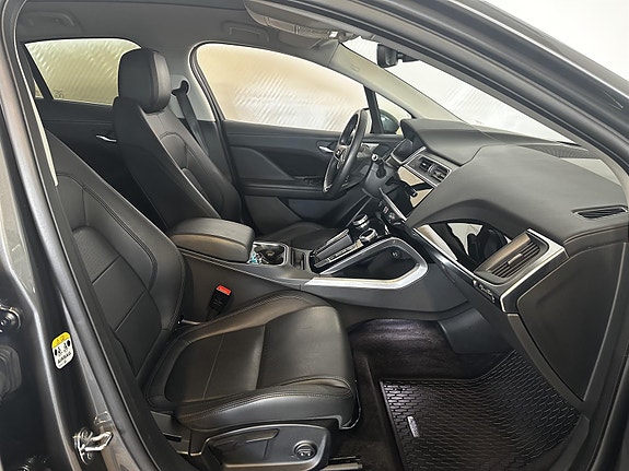 Jaguar I-PACE 12 of 21