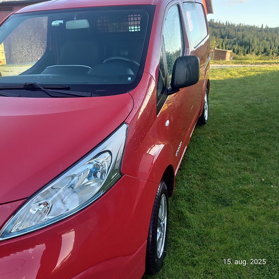 Nissan e-NV200 3 of 5