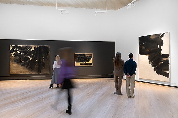 Henie Onstad har en rik samling på over 8000 verk.