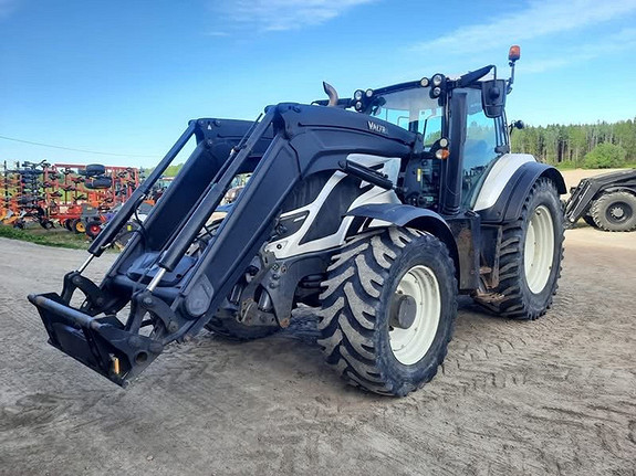 Valtra T234Dst Twin trac,fronthyd,laster 2018, kr 949 000,-