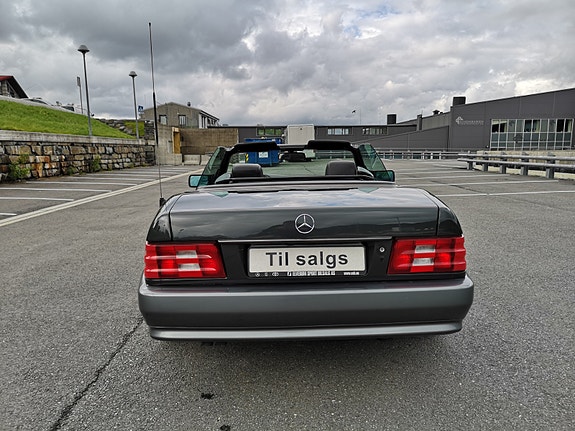 Mercedes-Benz SL300 6 of 26