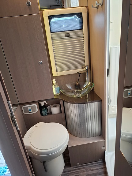 Adria Matrix Supreme SL 7 of 16