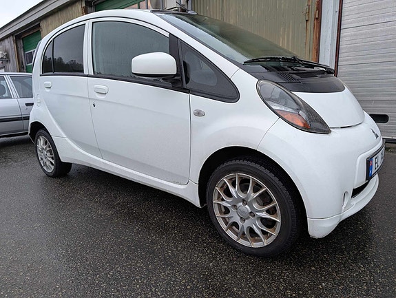 Mitsubishi i-Miev 4 of 10