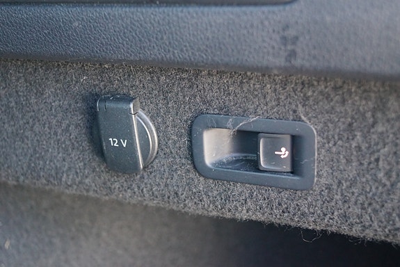 Volkswagen Passat 14 of 30