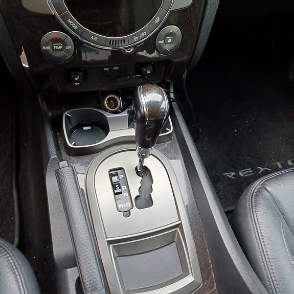 SsangYong Rexton W 21 of 27