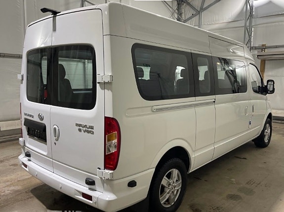 Maxus ev80 4 of 20