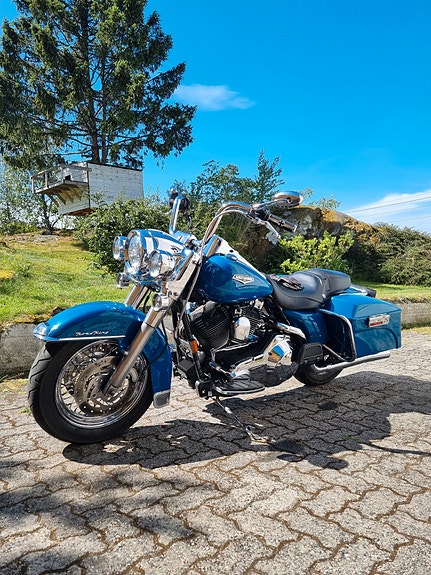 Harley-Davidson Road King 2 of 10