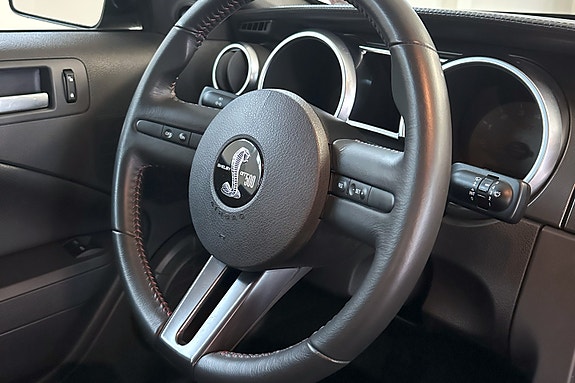 Ford Mustang 27 of 30