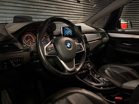 BMW 225xe 13 of 26