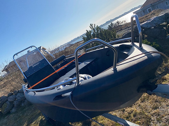 Pioner 14 Active Dark Line Advanced edition. Tohatsu 9,9 Sport Thrust 8 of 12