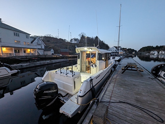 QUICKSILVER 905 PILOTHOUSE 2 of 5