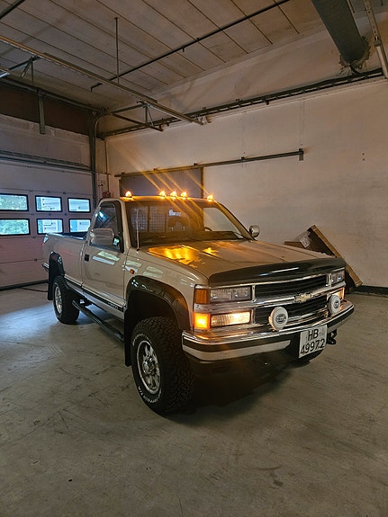 Chevrolet Silverado 6 of 19