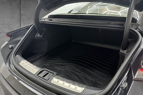 Porsche Taycan 30 of 30