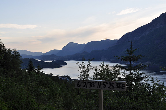 Utsikt fra senteret utover Dalsfjorden