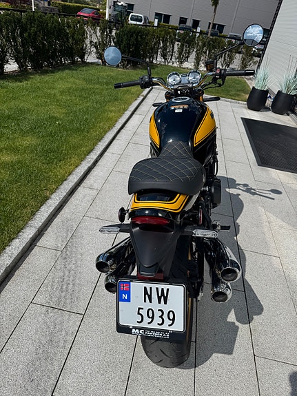Kawasaki Z 900 RS 8 of 14