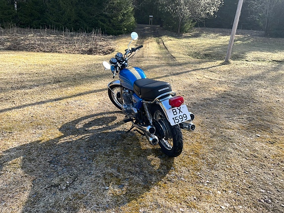 Honda CB 500 3 of 5