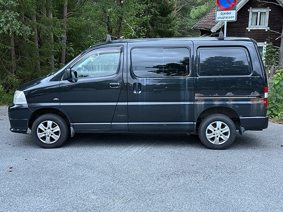 Toyota HiAce 8 of 22