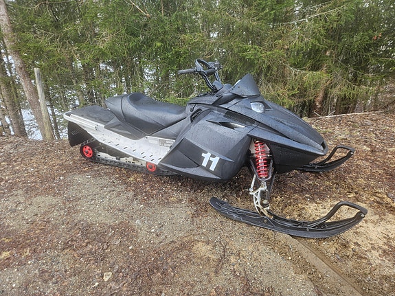 Ski-doo Summit 550f 4 of 5