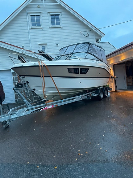 Uttern D77 Premium Edition, Style Upgrade, 300HK V8 Mercury, Båtplass 5 of 5