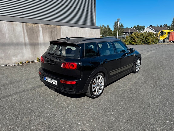 MINI Clubman Cooper D 3 of 23