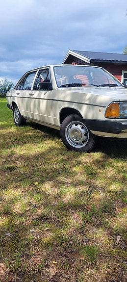 Audi 100 3 of 5