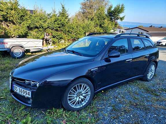 Alfa Romeo 159 2 of 5