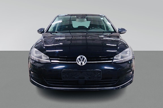 Volkswagen Golf 2 of 5