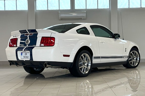 Ford Mustang 8 of 30