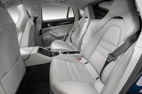 Porsche Panamera 11 of 30
