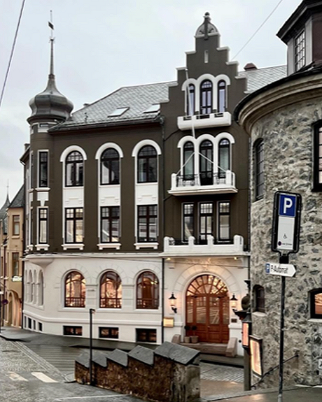 Hotel 1904.