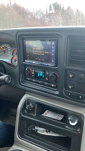 Chevrolet Tahoe 3 of 9
