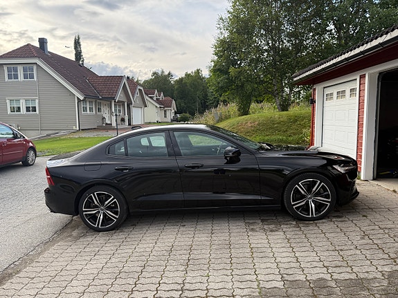 Volvo S60 2 of 30