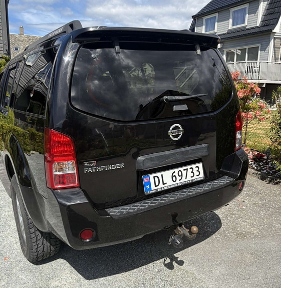 Nissan Pathfinder 29 of 30