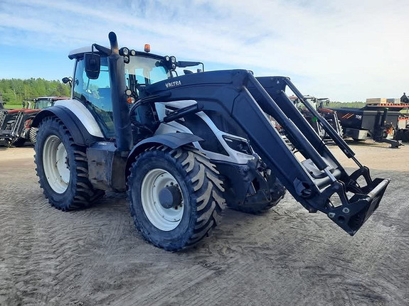 Valtra T234Dst Twin trac,fronthyd,laster 2018, kr 949 000,-