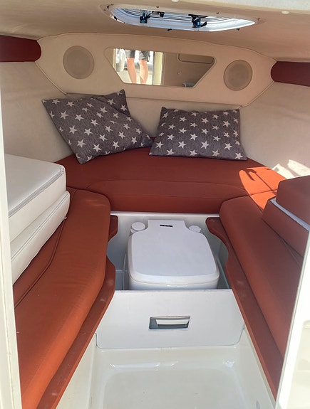 Sea Ray 220 Sun Sport 4 of 5