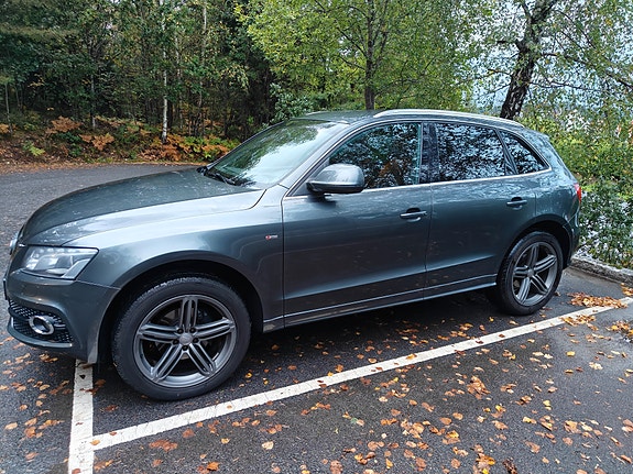 Audi Q5 2 of 13