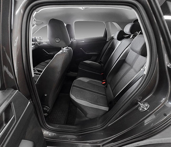 Volkswagen Polo 19 of 23