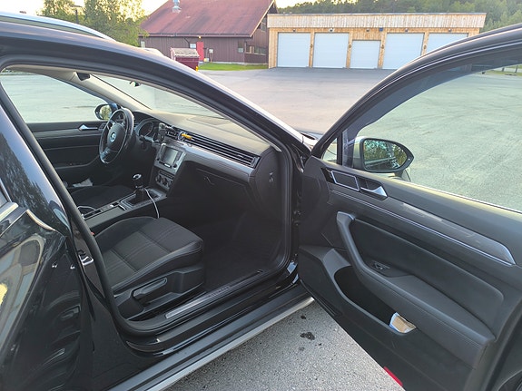 Volkswagen Passat Alltrack 21 of 30