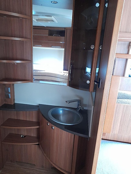 Adria Alpina 743 UT 11 of 14