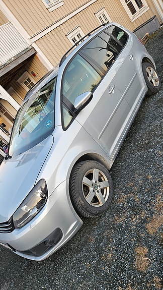 Volkswagen Touran 6 of 22