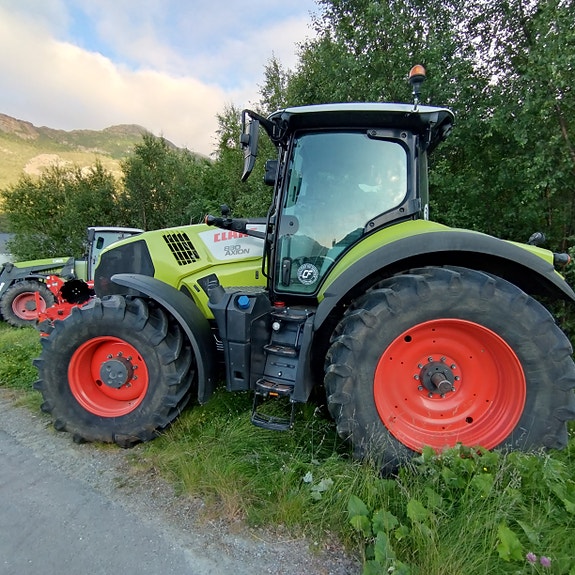 CLAAS Axion 830 Hexashift