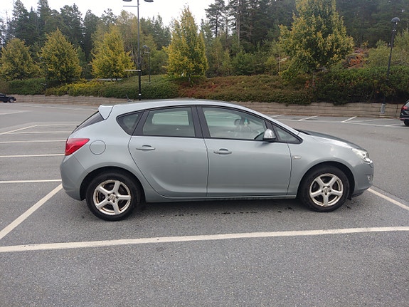 Opel Astra 4 of 30
