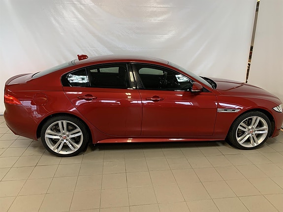 Jaguar XE 8 of 24