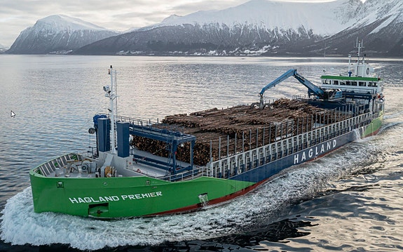 Materialhåndteringsmaskin montert på båt