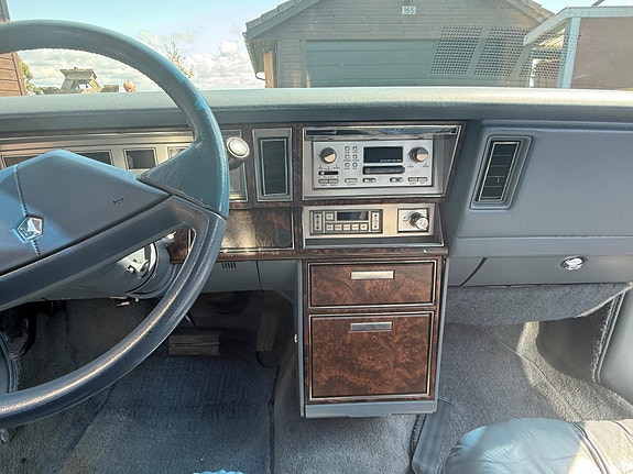 Chrysler New Yorker 12 of 23